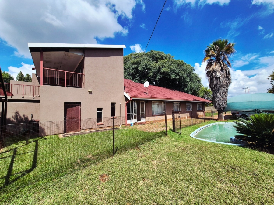 4 Bedroom Property for Sale in Roodia Free State